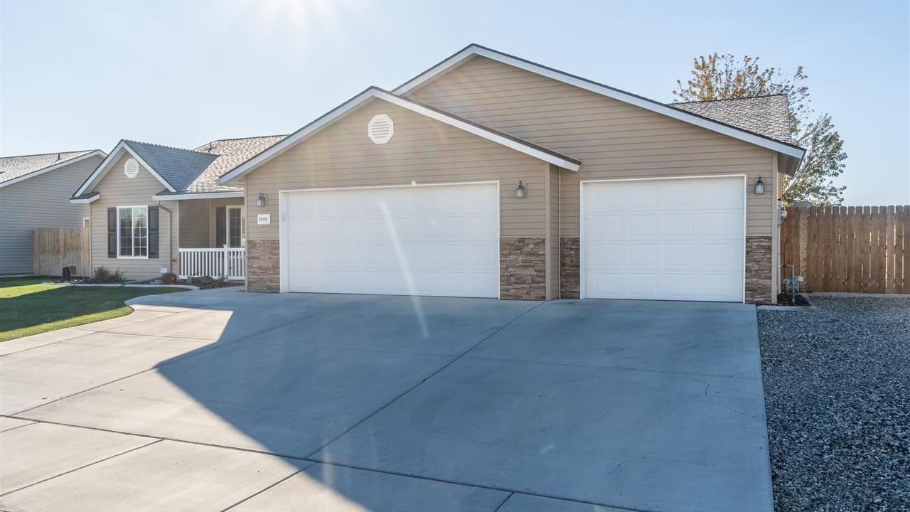 5006 Seville Drive, Pasco WA 99301