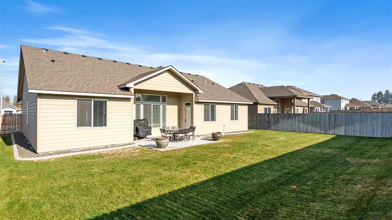 10335 W 16th Place, Kennewick WA 99338