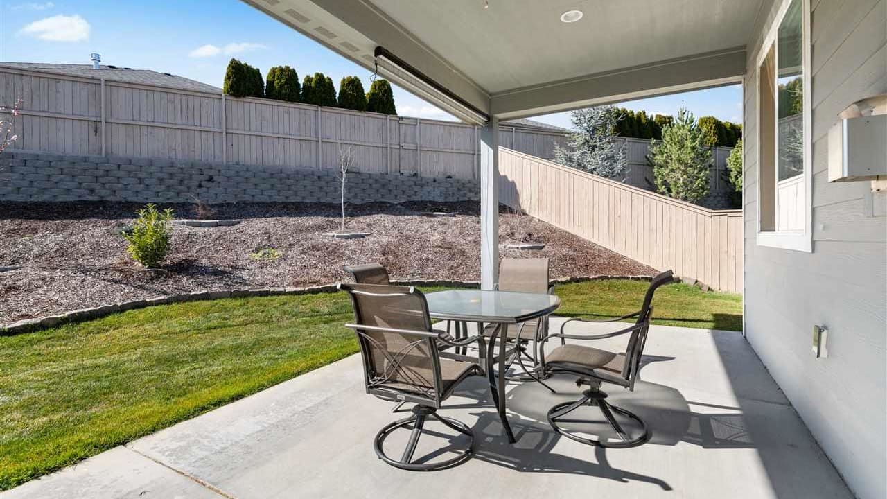 8615 W Okanogan Court, Kennewick WA 99336