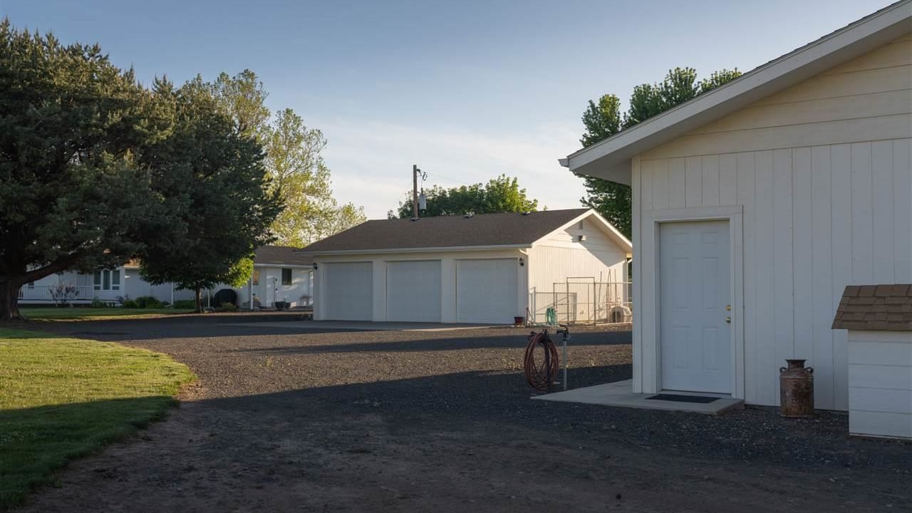 4290 Touchet North Road, Touchet WA 99360