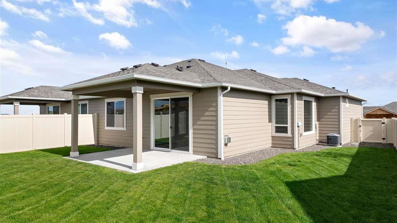 6767 W 38th, Kennewick WA 99338