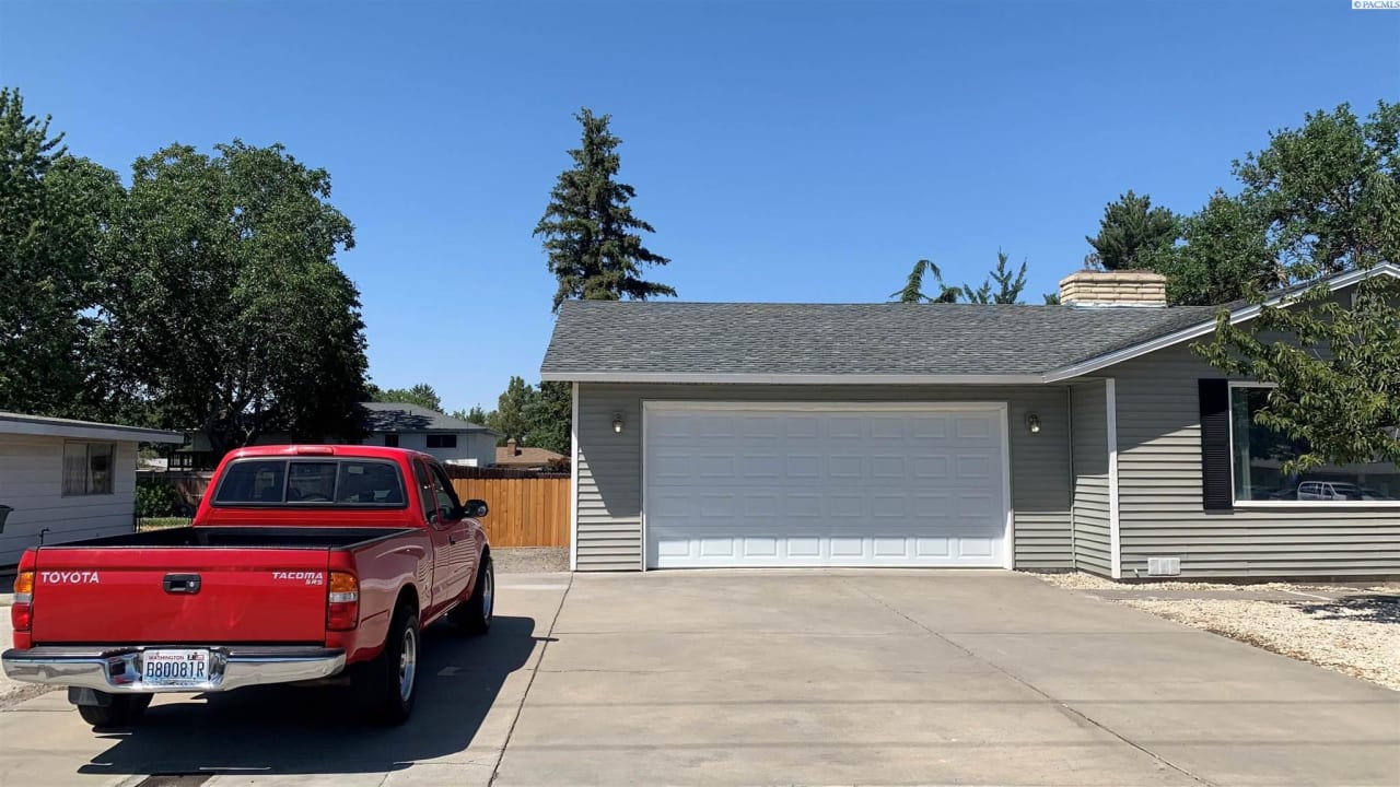 2126 Van Giesen St., Richland WA 99354