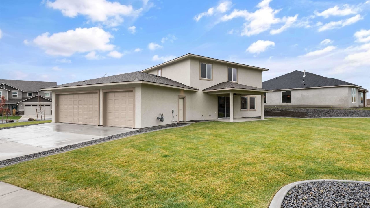 555 Summerview Lane, Richland WA 99354