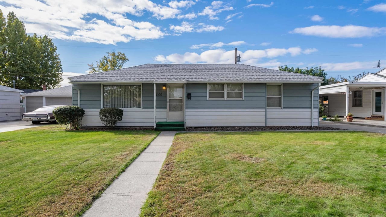 1109 W 1st Avenue, Kennewick WA 99336