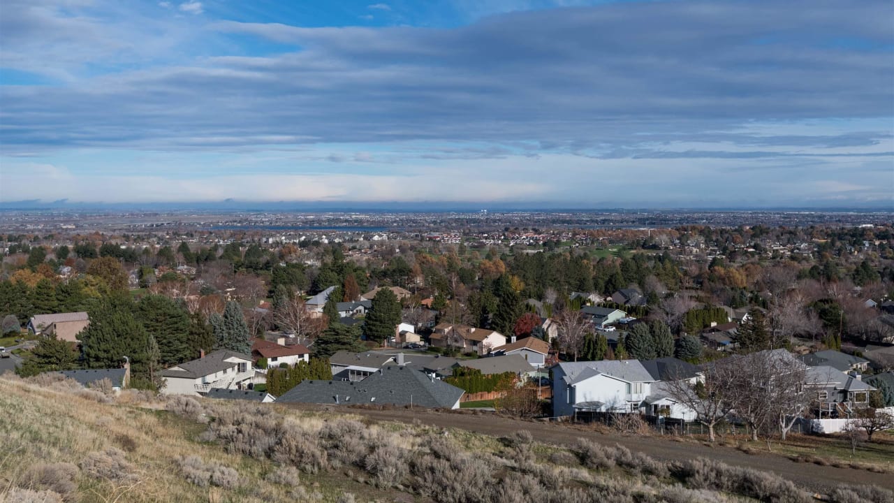 Lot 21 Meadow Hills, Richland WA 99352