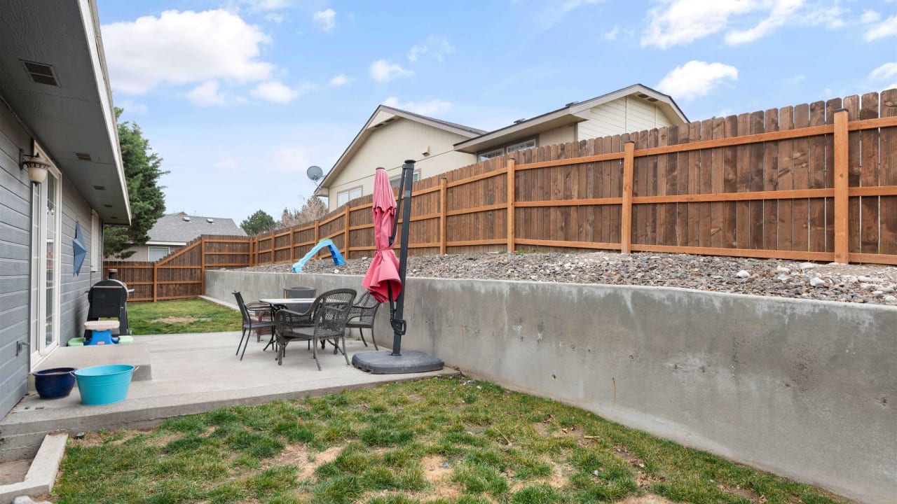 8715 W Canyon Avenue, Kennewick WA 99336