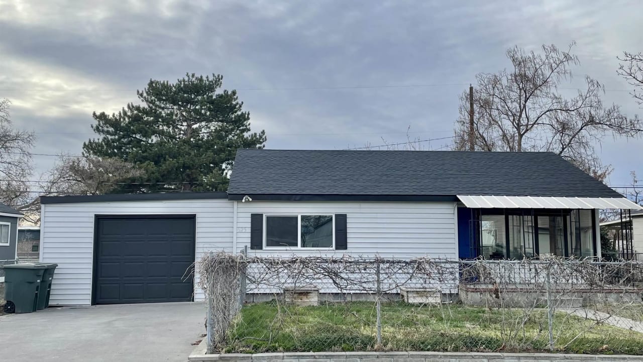 525 Smith Avenue, Richland WA 99352