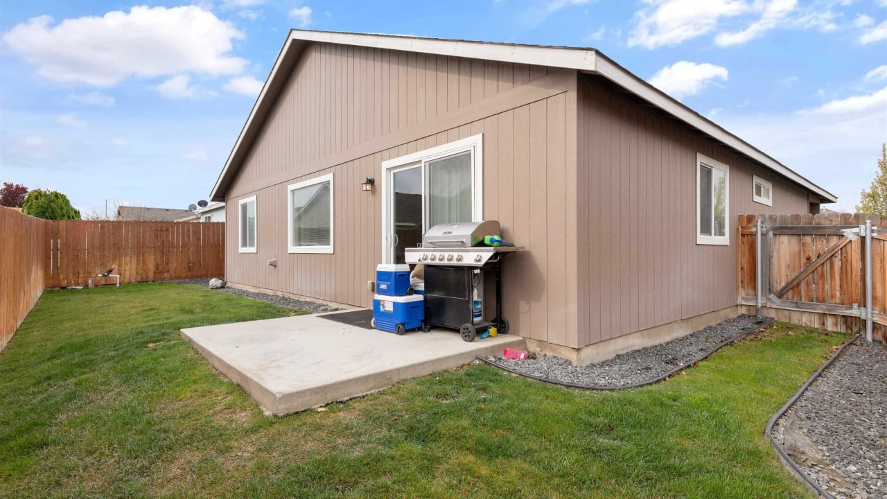 1647 Cactus Lp, Richland WA 99352