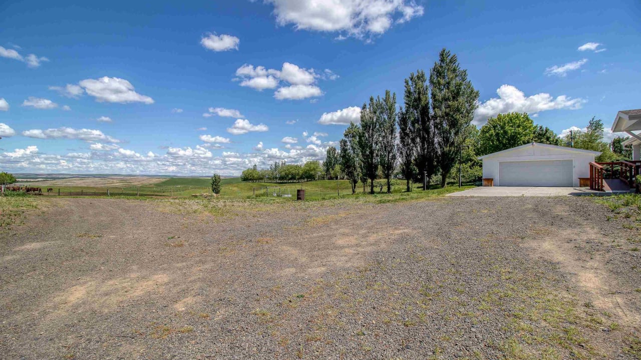 216 Sonny Lane, Touchet WA 99360