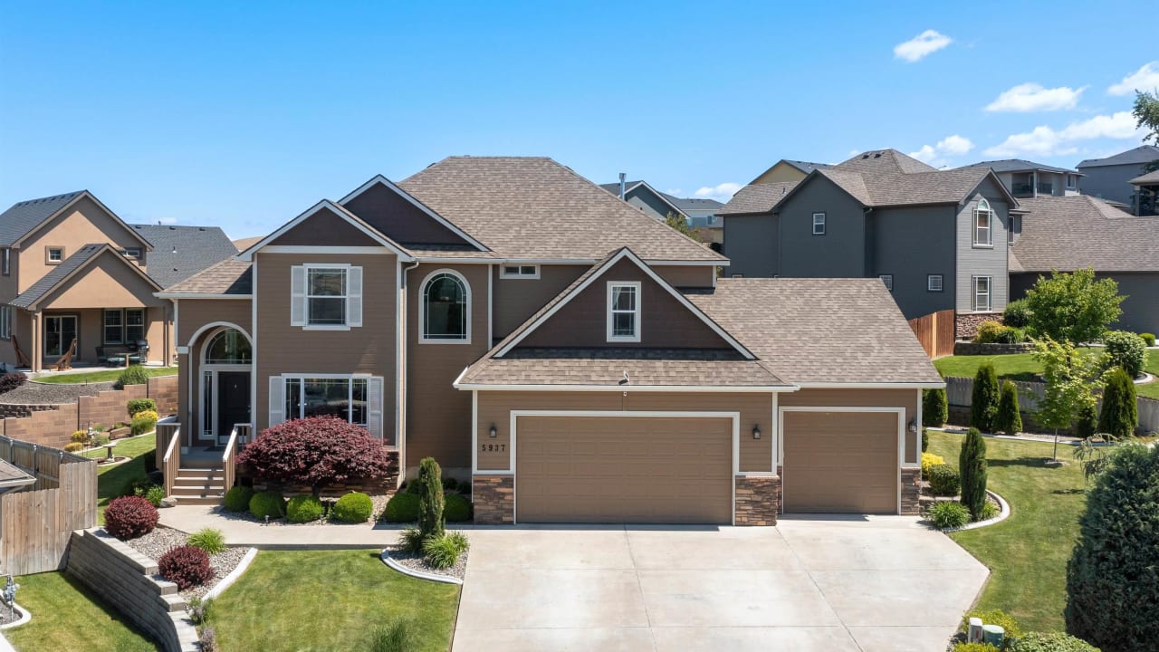 5937 W 37th Place, Kennewick WA 99338