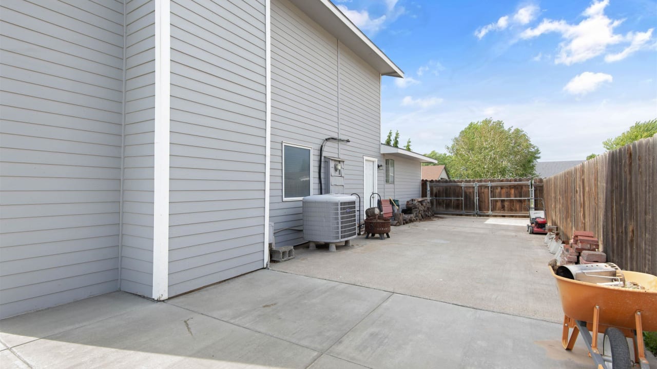 405 W 48th Avenue, Kennewick WA 99337