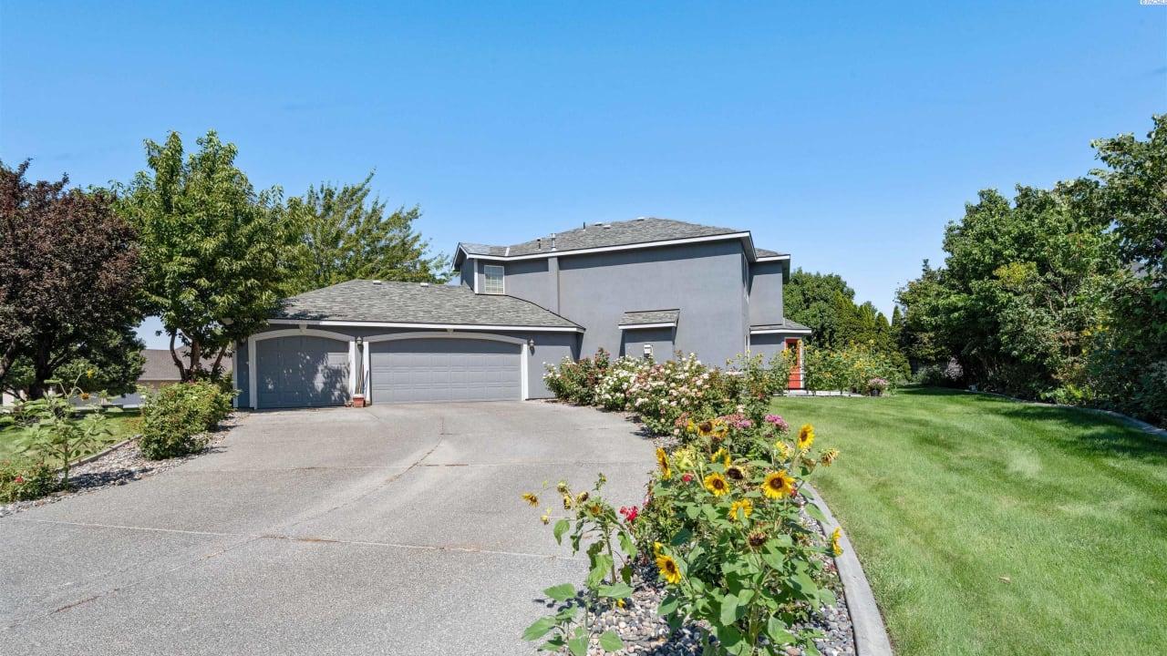 789 Clermont Dr, Richland WA 99352