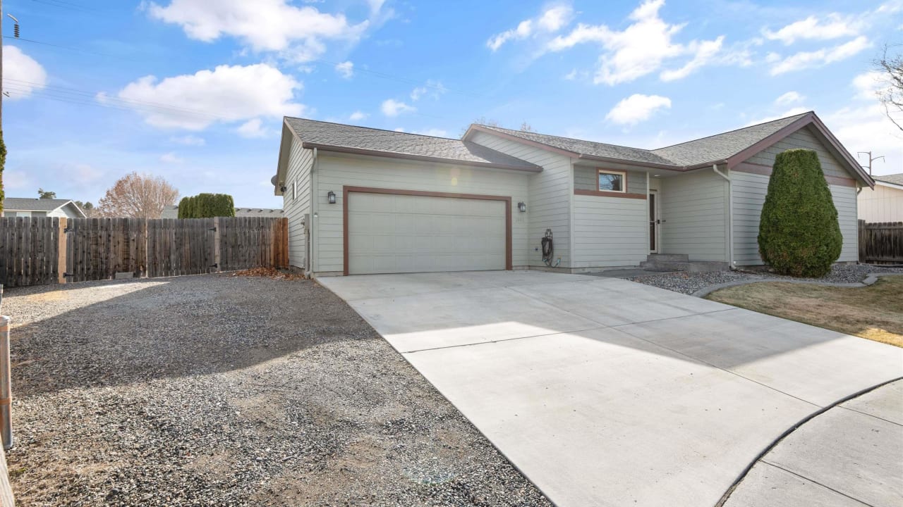 1901 W 22nd Avenue, Kennewick WA 99337