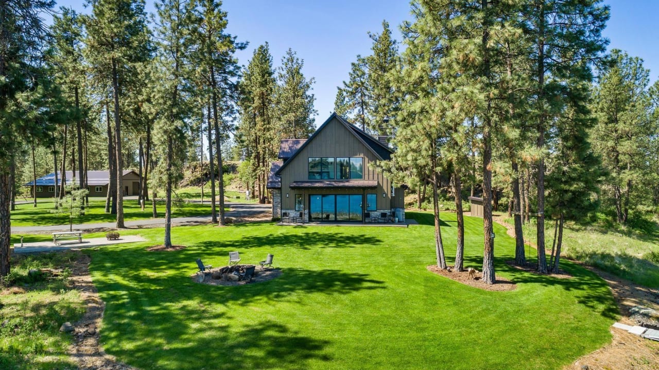 16706 W Williams Lake Rd, Cheney WA 99004