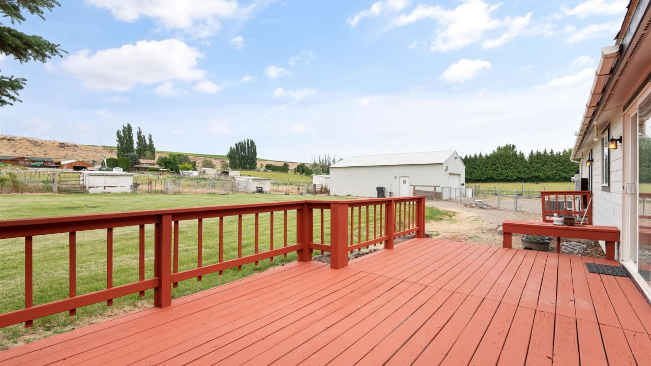 58903 N Demoss Road, Benton City WA 99320