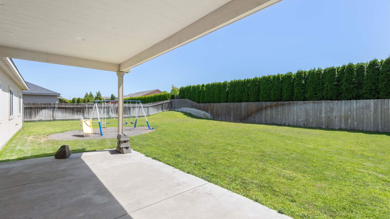 8713 W Bruneau Avenue, Kennewick WA 99336