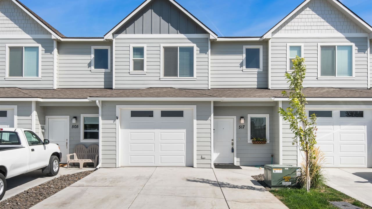 517 S Quillan Pl, Kennewick WA 99337