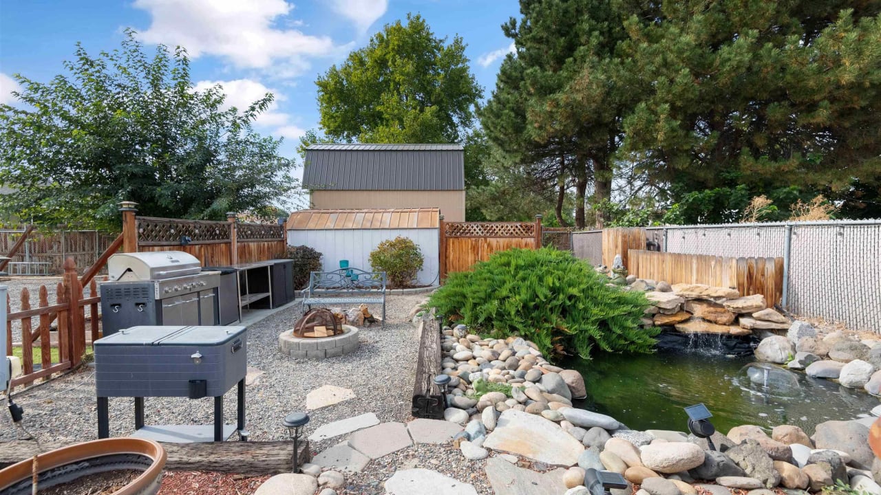 1502 W 38th Place, Kennewick WA 99337