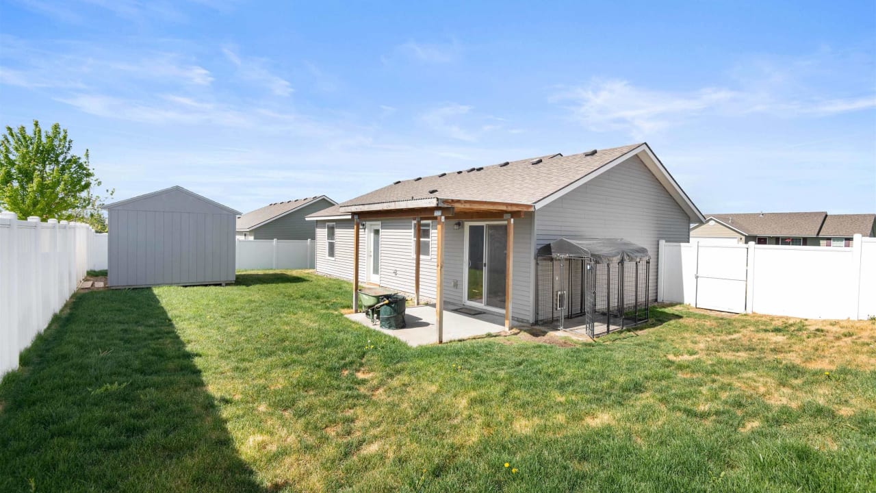 3417 Emerald Downs Lane, Pasco WA 99301