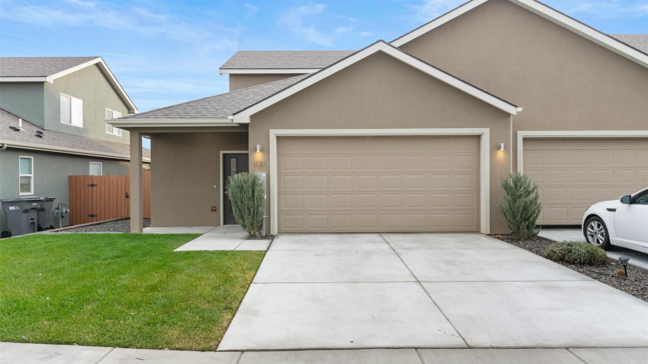 1121 S Cedar Place, Kennewick WA 99337