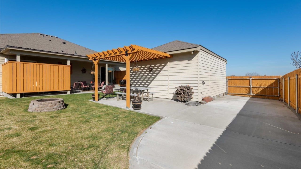 1050 Tomich Avenue., Richland WA 99352