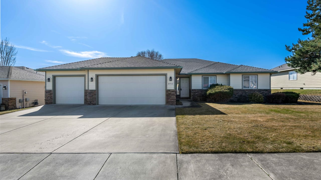 2952 Sawgrass Loop, Richland WA 99354