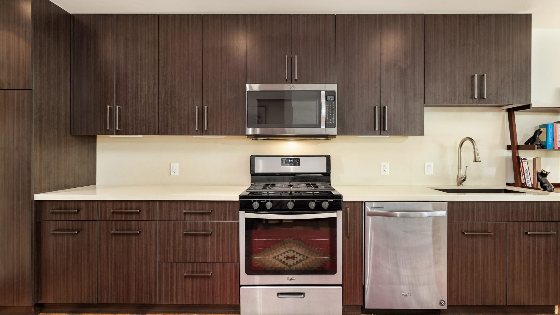 Clean & Modern Kitchen with Gas Range