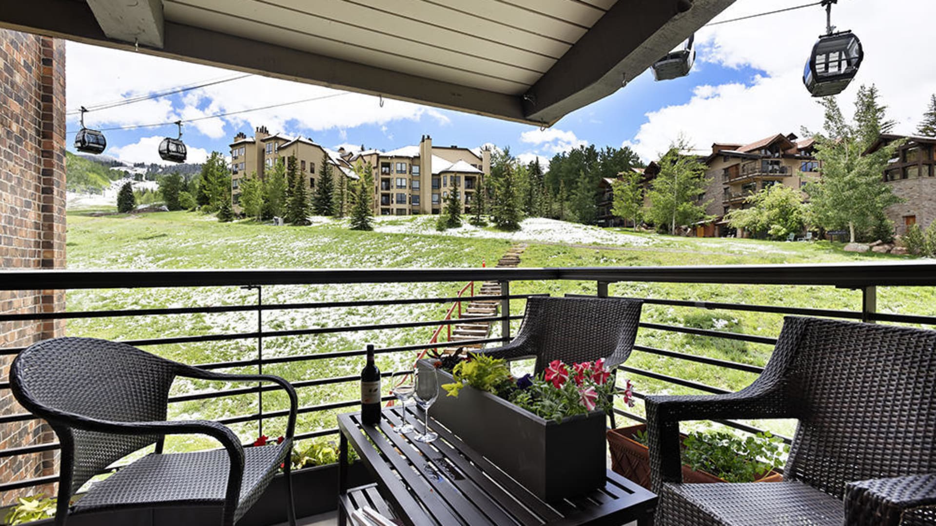 Large deck with awesome views