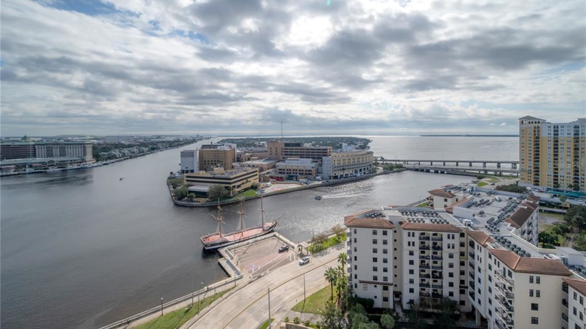 275 BAYSHORE BLVD #1807