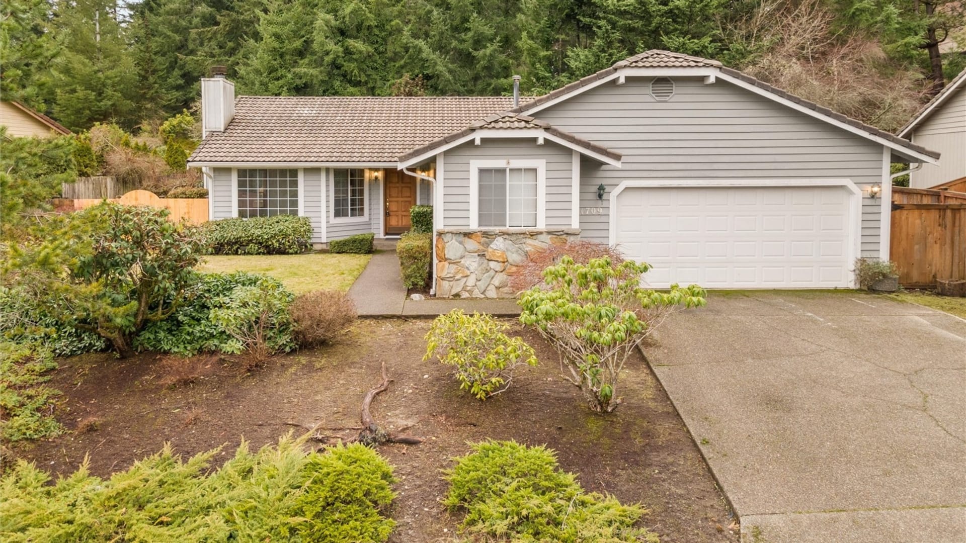 1709 Easthill Place NW, Olympia, WA 98502