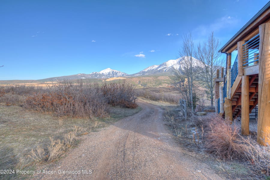 32Spanish peaks driveway Colorado The Mo