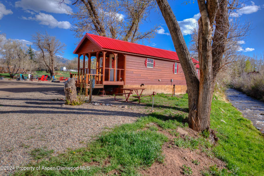 2river runs by colorado two fox cabins &