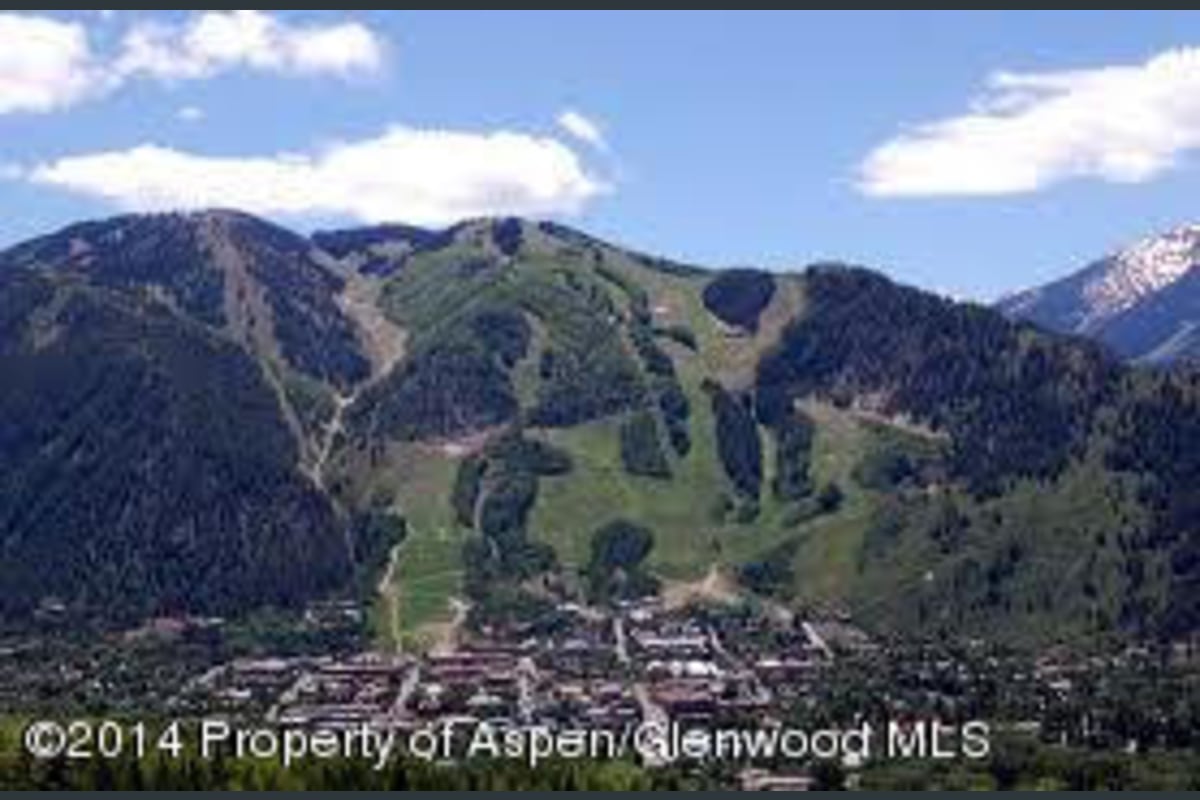 view of aspen mt