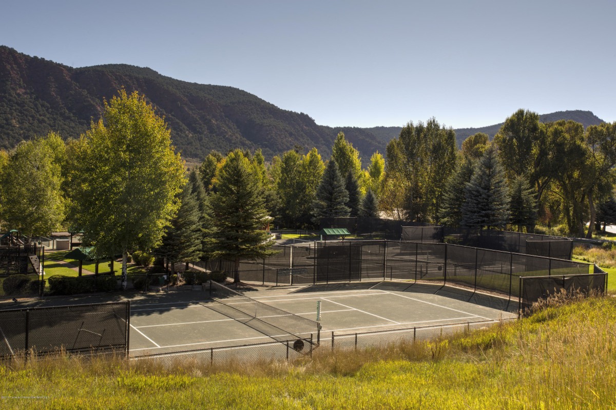 Aspen Glen Club Tennis & Pickleball Cour