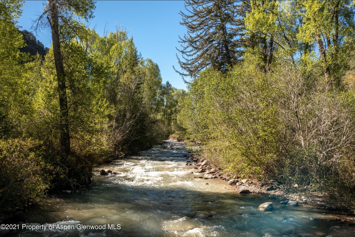 Amazing Creek Frontage