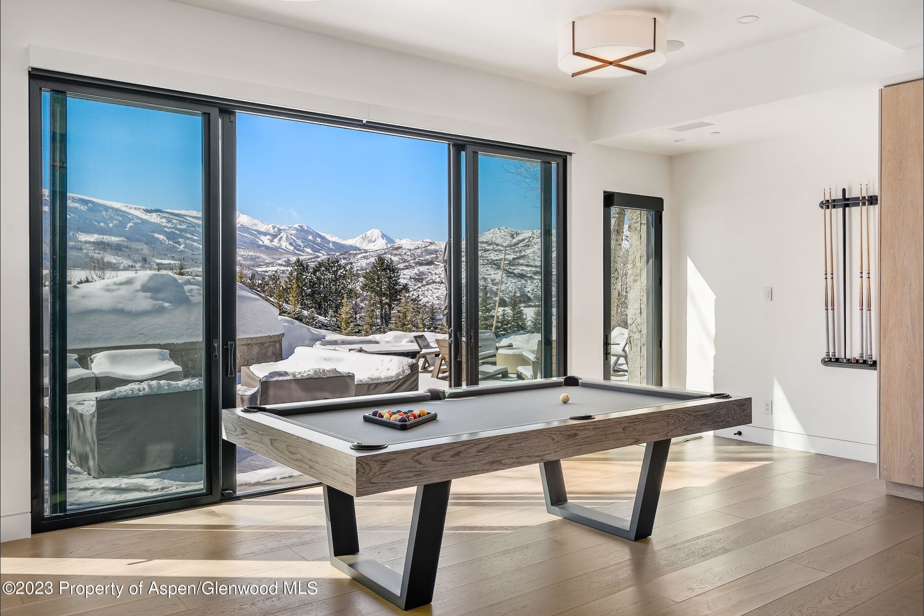 Downstair Family Room/ Pool Table