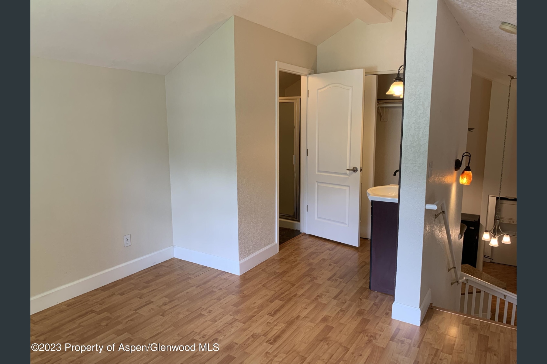 upper guest bedroom