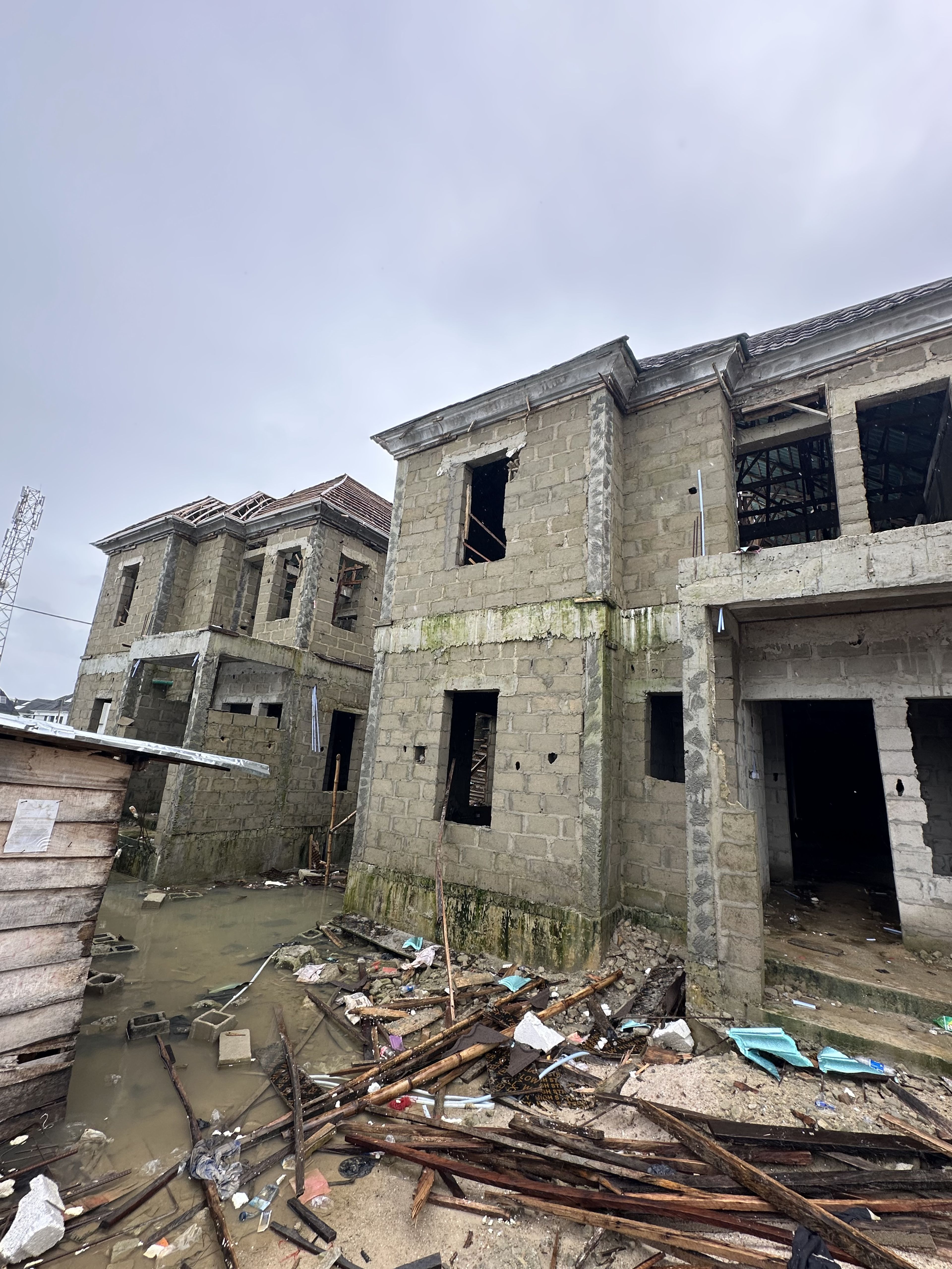 ONGOING 5 BEDROOM FULLY DETACHED DUPLEX 
