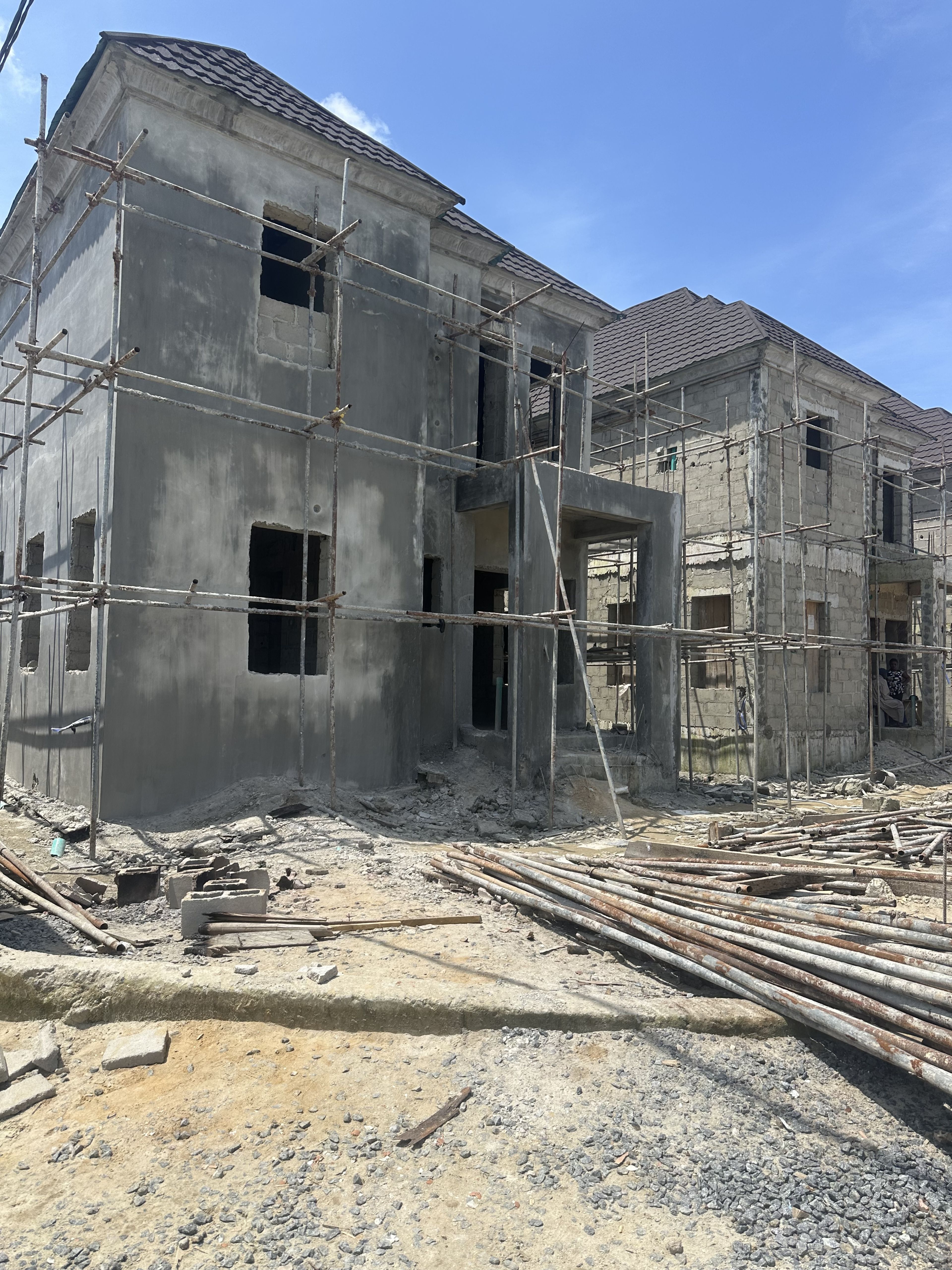 ONGOING 5 BEDROOM FULLY DETACHED DUPLEX  — image 4