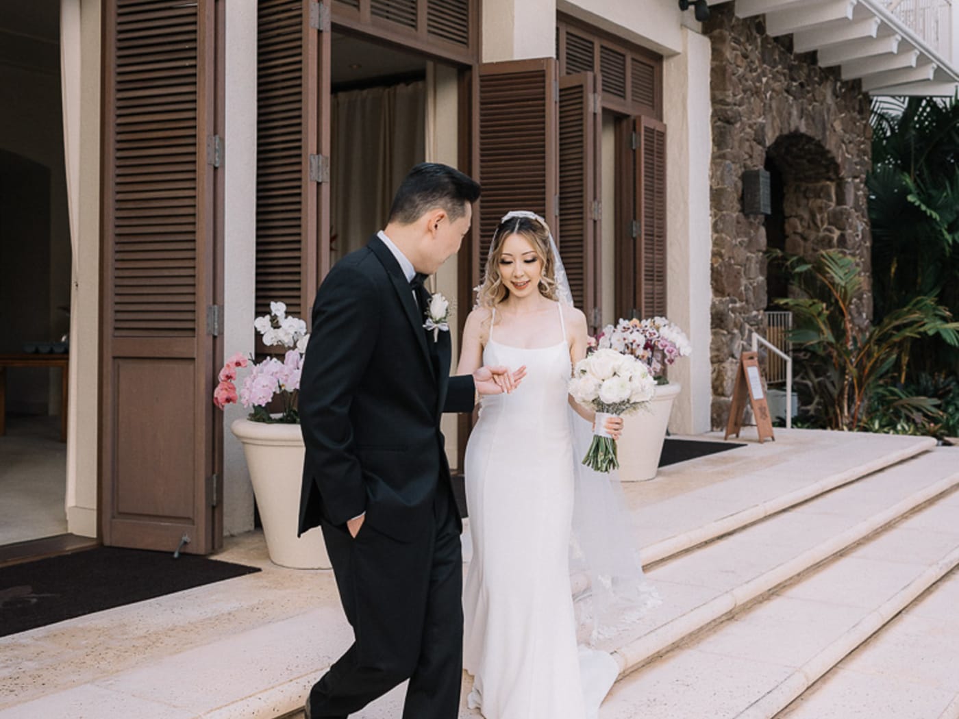Halekulani vs The Royal Hawaiian: Which Waikiki Hotel Makes the Better Wedding Venue?