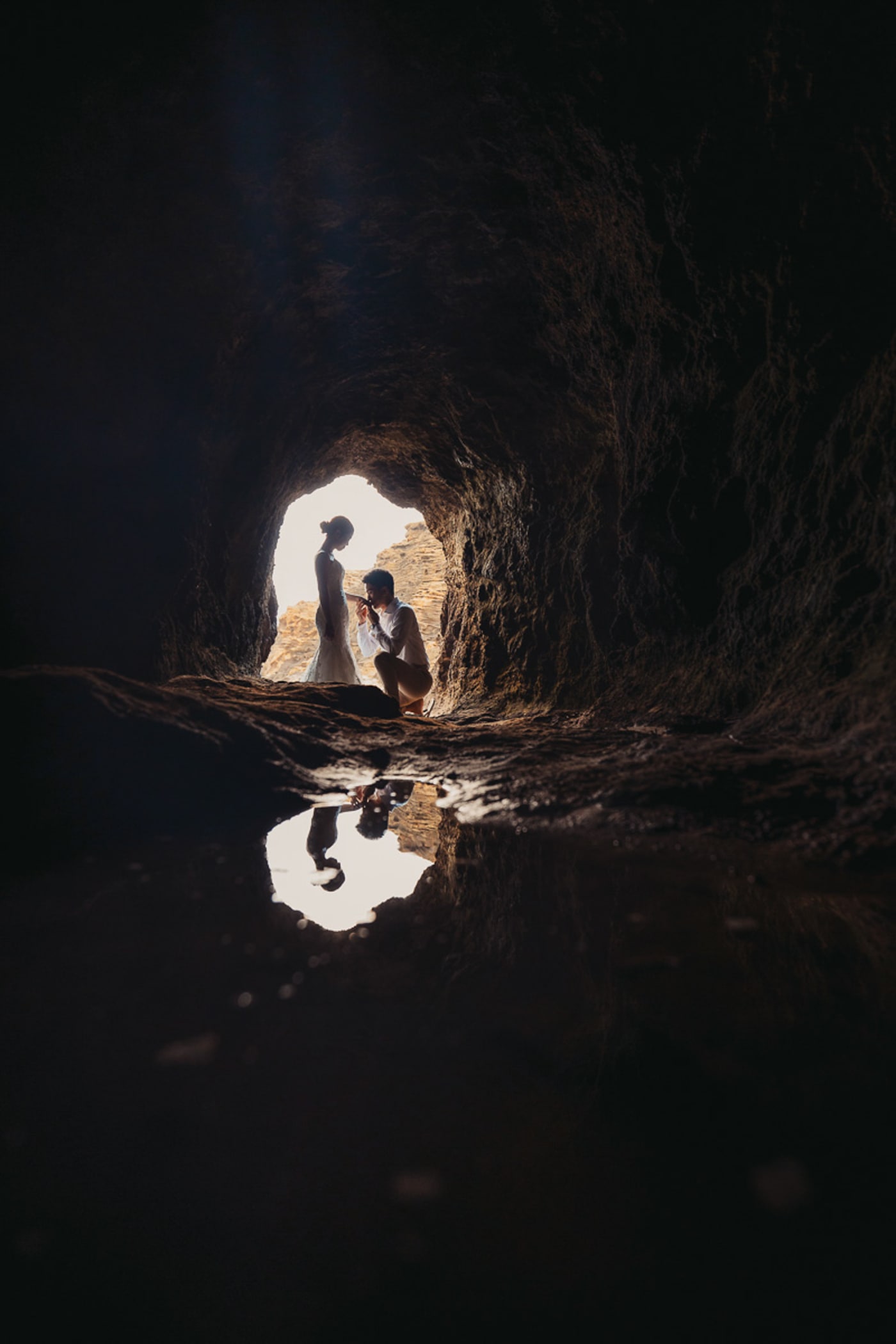 Outdoor ceremony photography in tropical Hawaii setting by Visionari