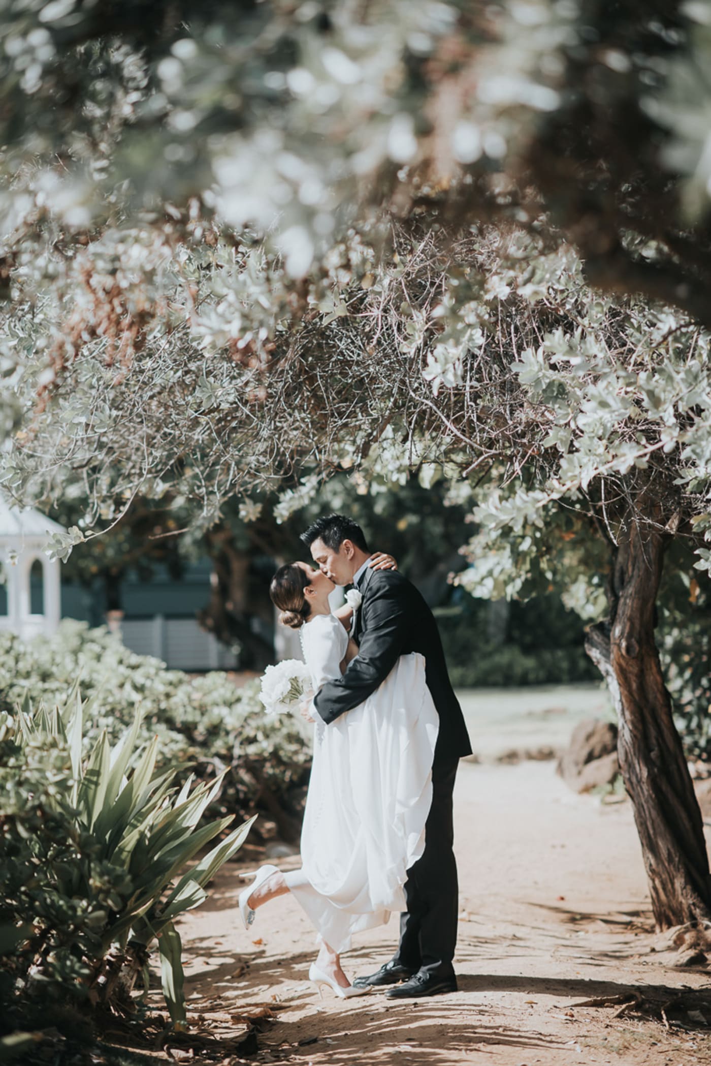 Fine art bridal portrait photography in Hawaii by Visionari