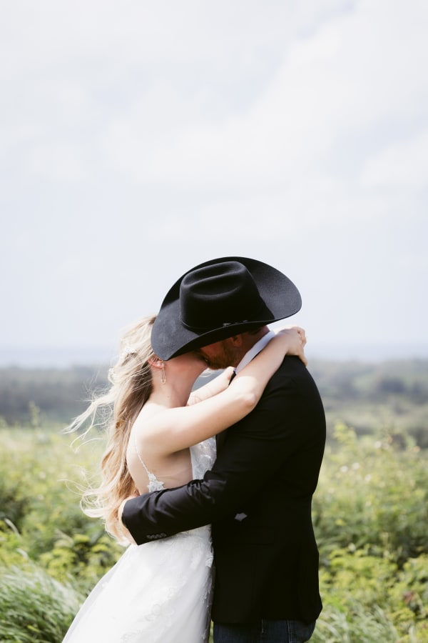 Hawaii wedding photography at Pohaku Nui Ranch by Visionari
