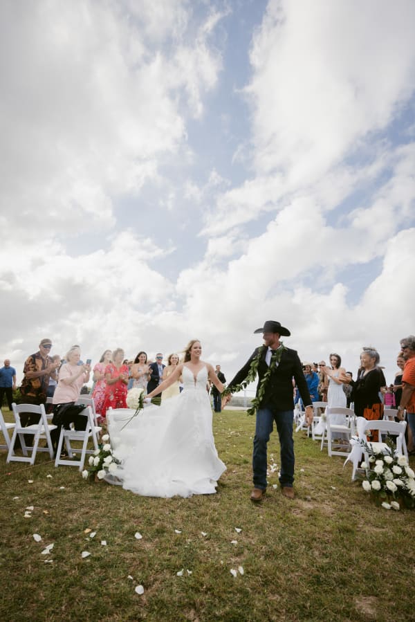 Hawaii wedding photography at Pohaku Nui Ranch by Visionari