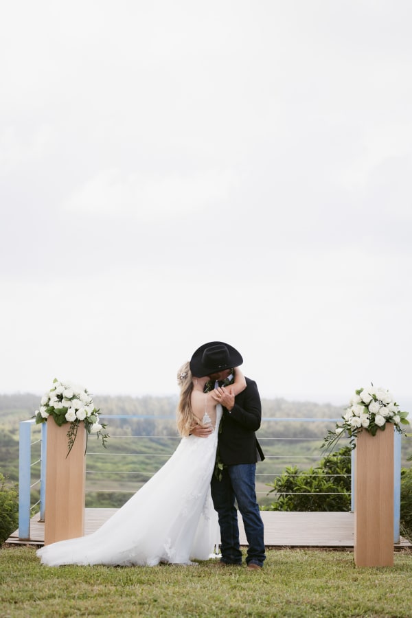 Hawaii wedding photography at Pohaku Nui Ranch by Visionari