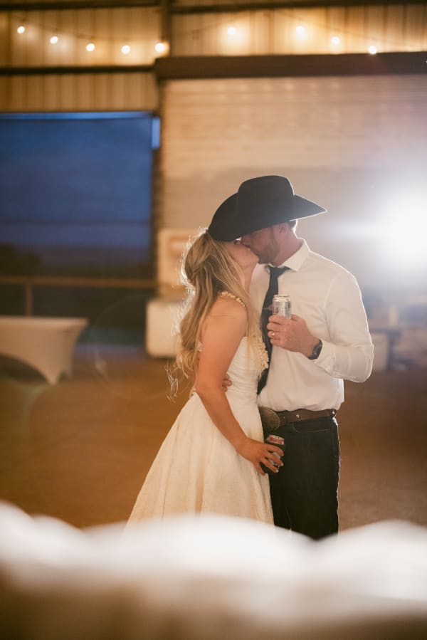 Hawaii wedding photography at Pohaku Nui Ranch by Visionari