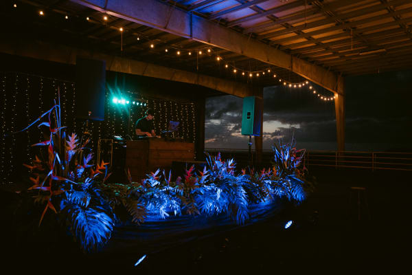 Hawaii wedding photography at Pohaku Nui Ranch by Visionari