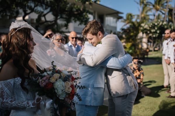 Hawaii wedding photography at The Kahala Hotel by Visionari