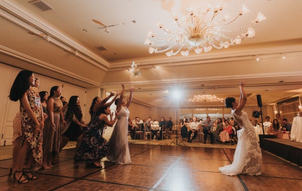 Hawaii wedding photography at The Kahala Hotel by Visionari
