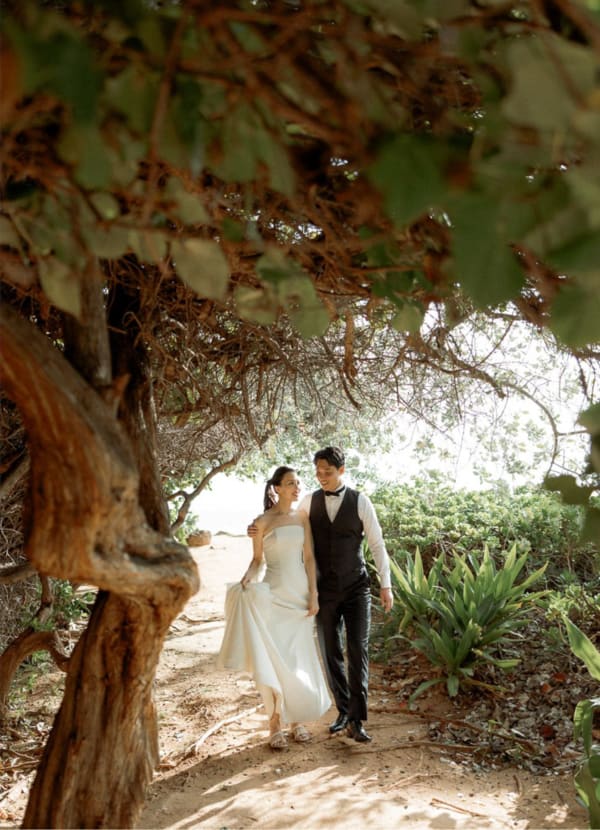Hawaii wedding photography at The Kahala Hotel by Visionari
